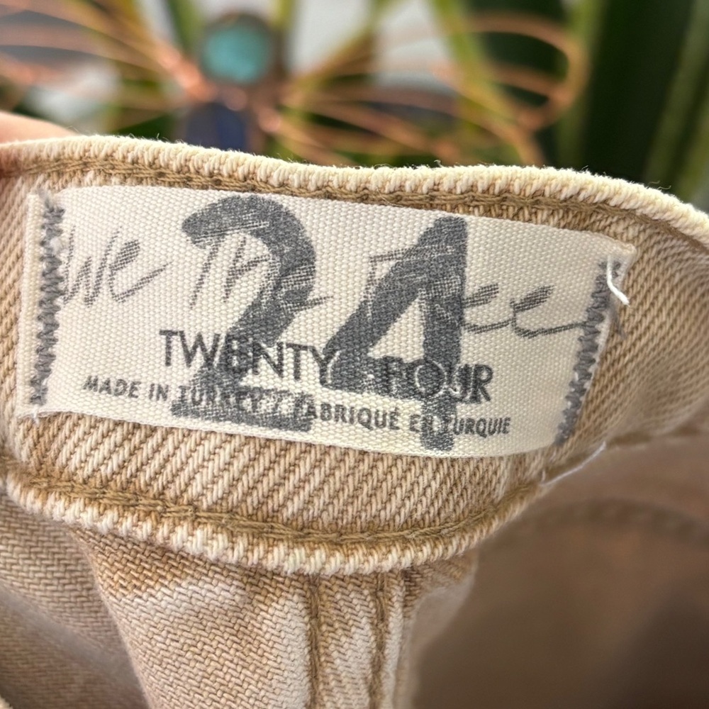 We The Free Button Fly Distressed Khaki Colored Denim Jeans Strait Leg Size 24 - Picture 6 of 6